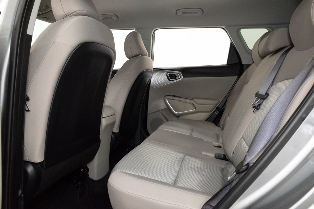Certified 2025 Kia Soul LX w/ LX Technology Package FWD image 21