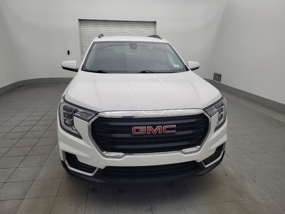 Used 2023 GMC Terrain SLE w/ Driver Convenience Package image 14