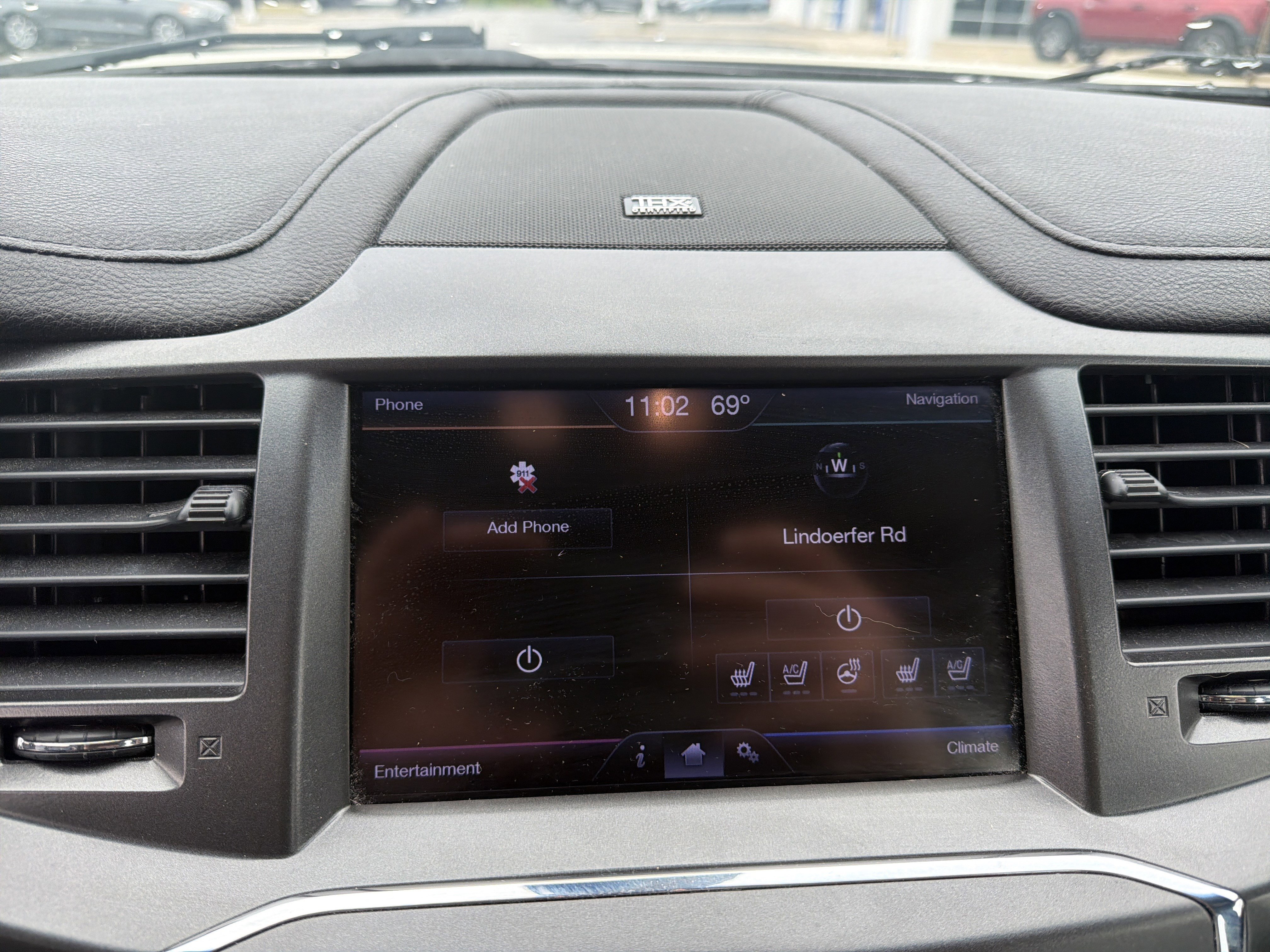 Used 2013 Lincoln MKS AWD image 24