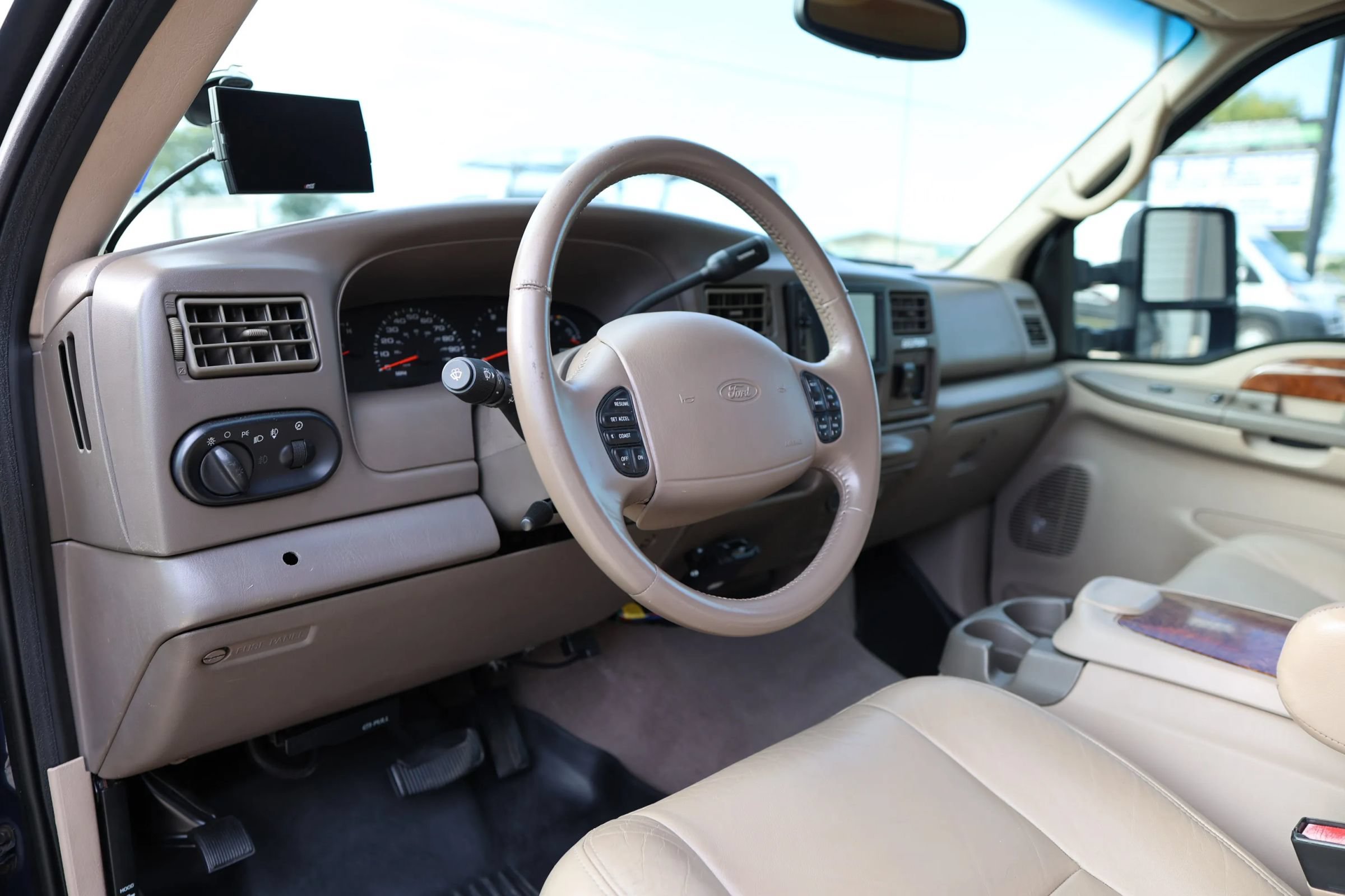 Used 2002 Ford Excursion Limited AWD/4WD image 40