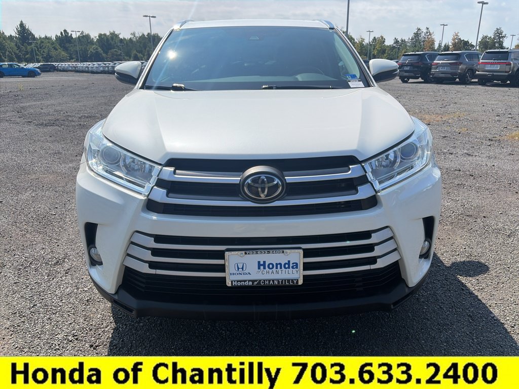 Used 2019 Toyota Highlander XLE AWD/4WD image 2