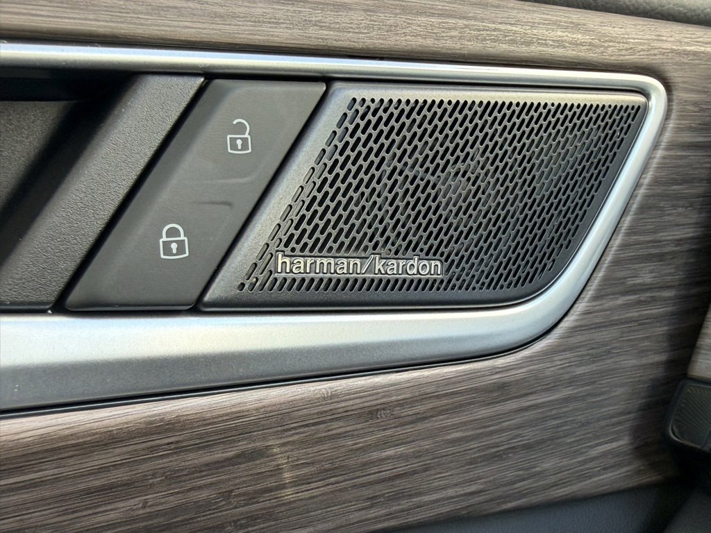 Used 2025 Volkswagen Atlas SEL Premium R-Line image 15