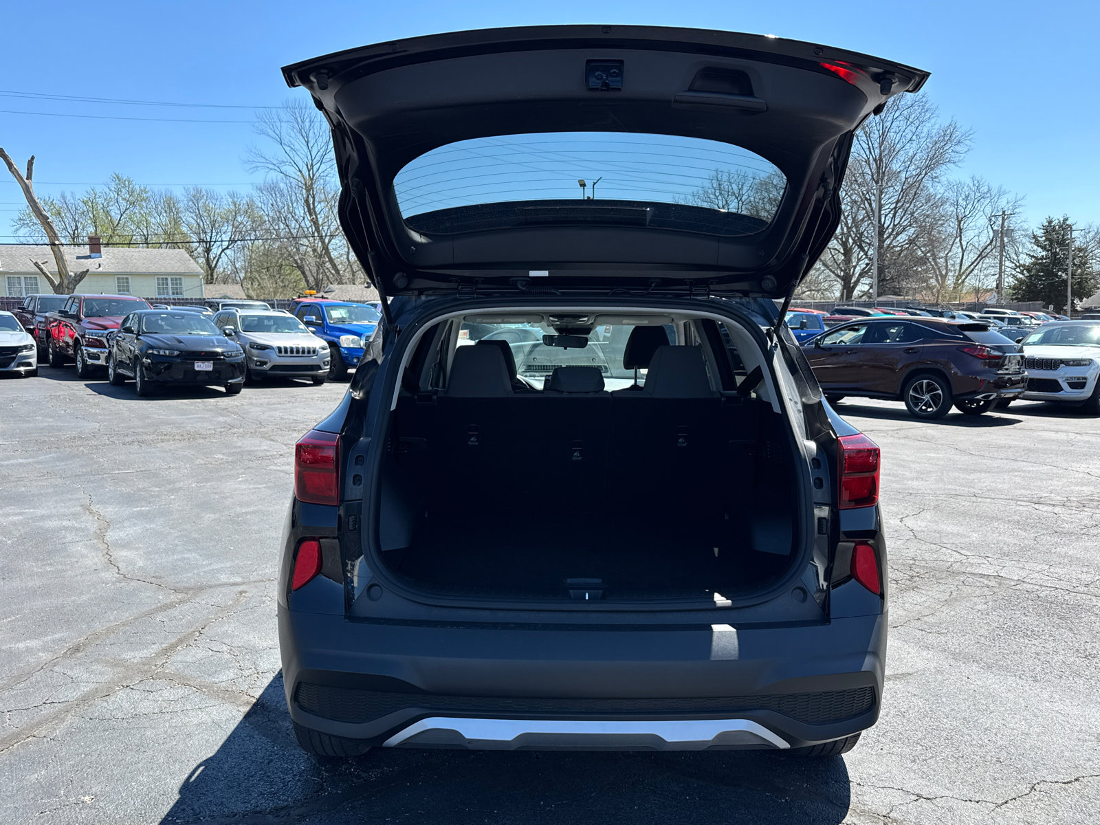 Used 2023 Kia Seltos LX image 17