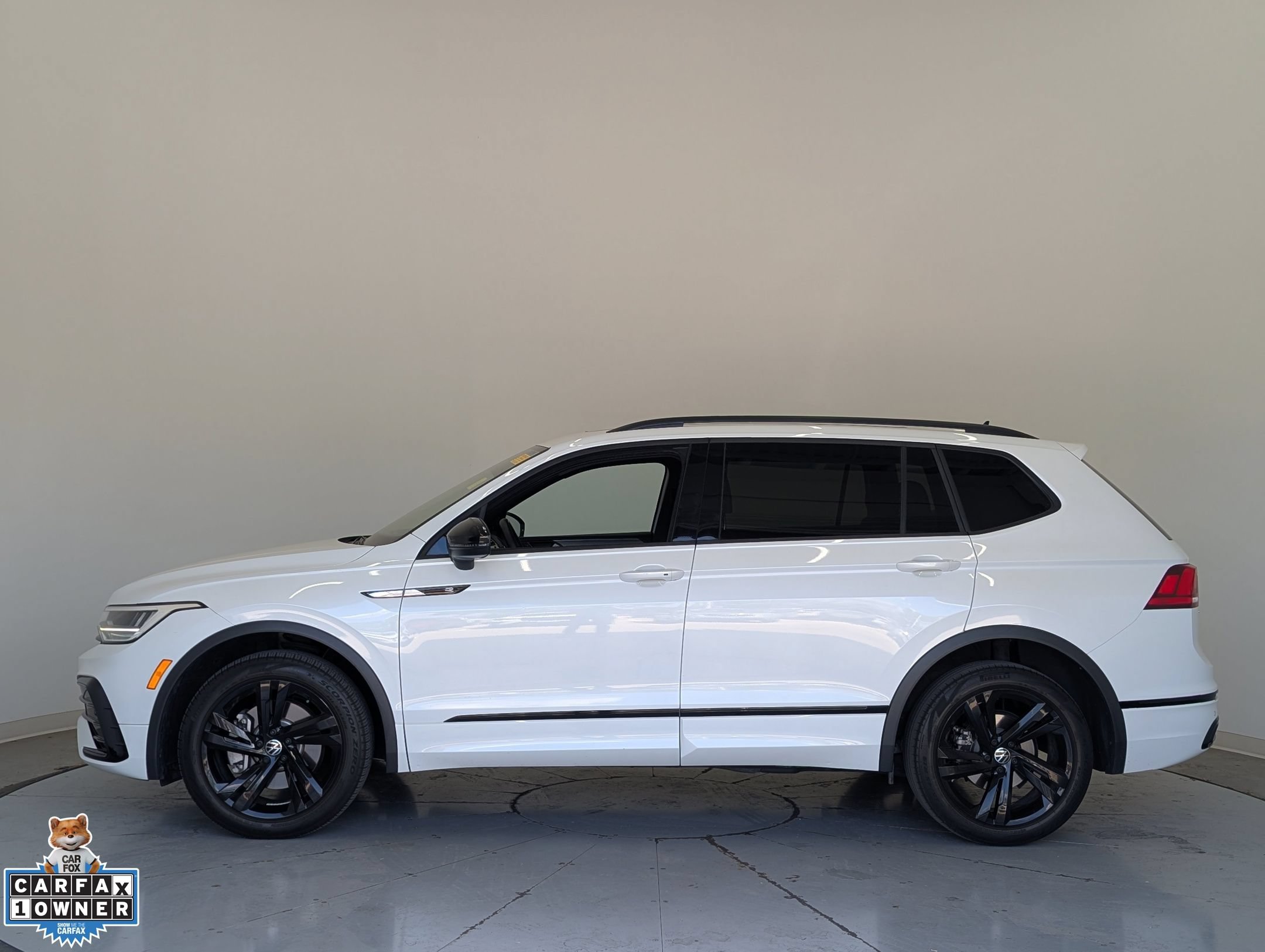 Used 2024 Volkswagen Tiguan SE R-Line w/ MDO Package, Three-Row FWD image 8