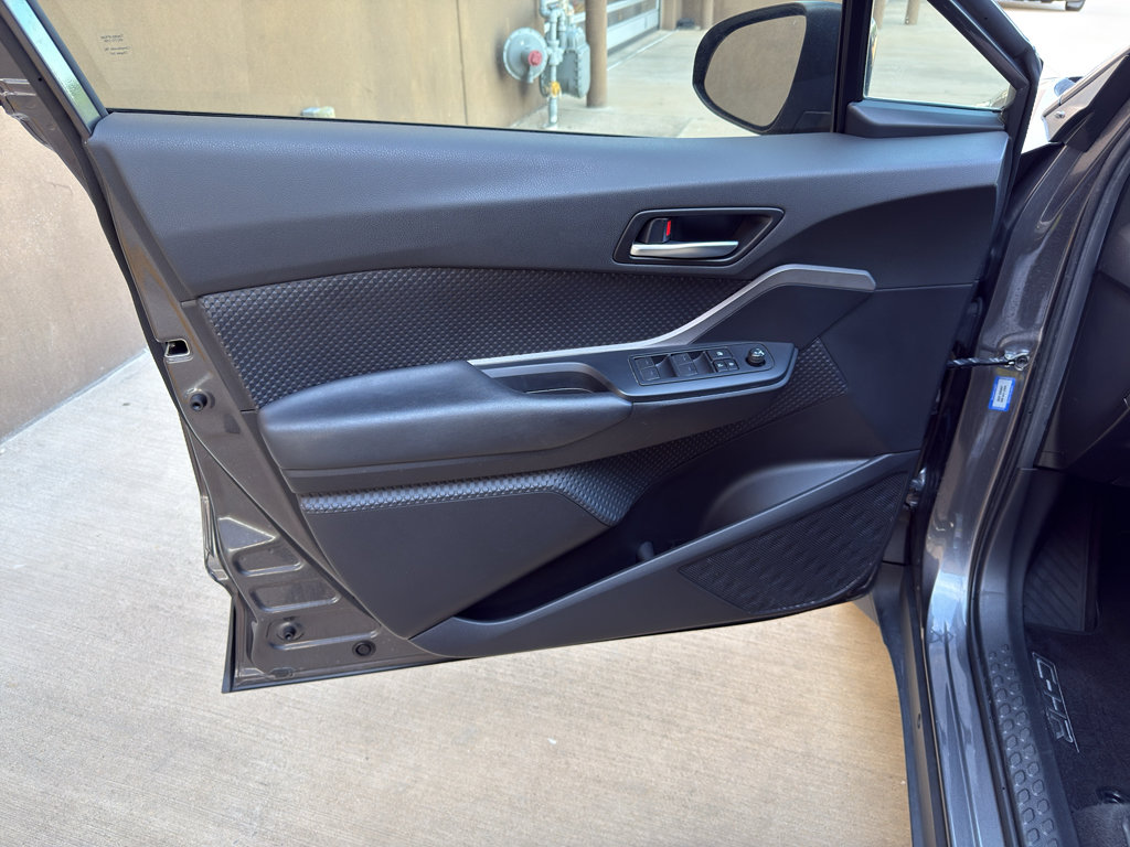 Used 2021 Toyota C-HR LE FWD image 9