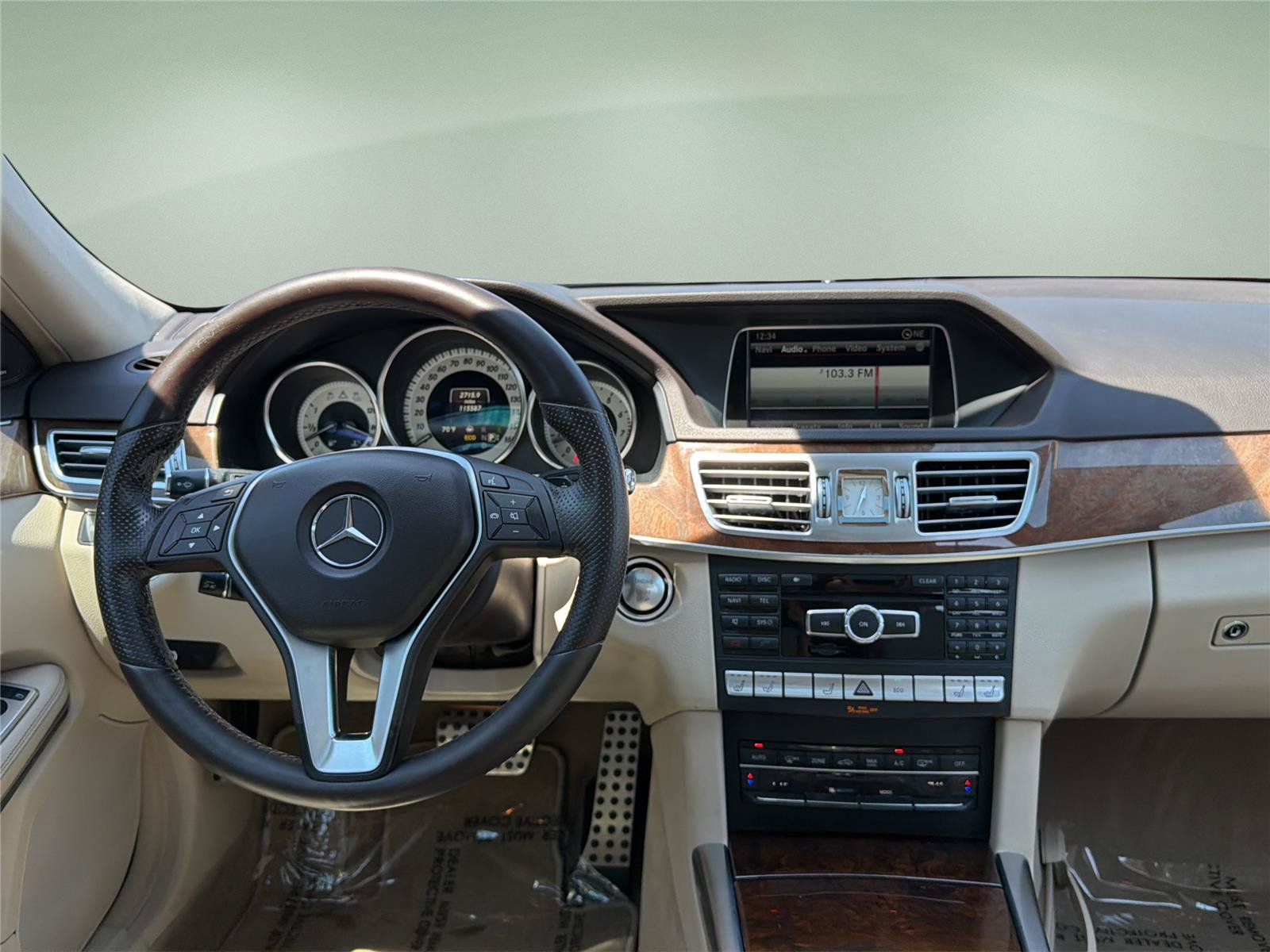 Used 2014 Mercedes-Benz E 350 4MATIC Wagon image 9