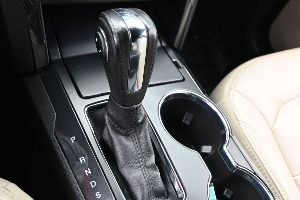 Used 2018 Ford Explorer XLT w/ Equipment Group 202A FWD image 21