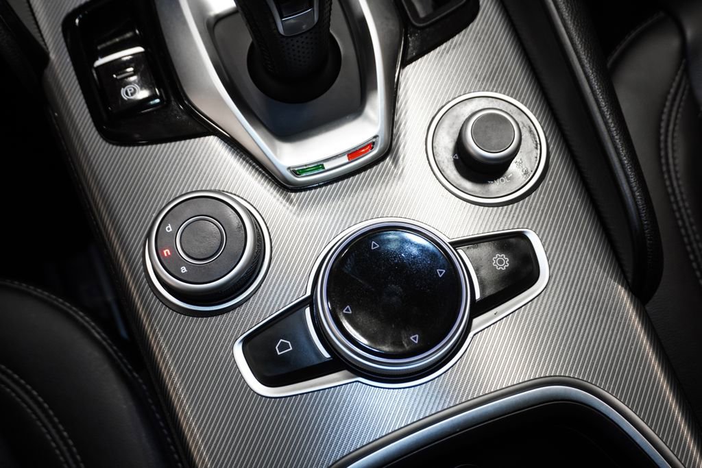 Used 2024 Alfa Romeo Giulia Ti image 28