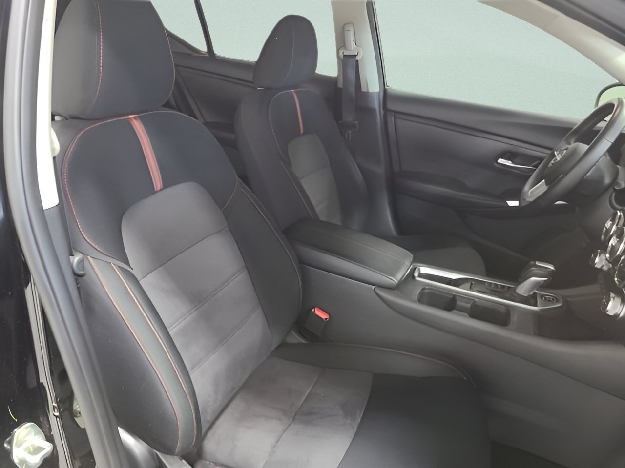 Used 2025 Nissan Sentra SR w/ Midnight Edition FWD image 14