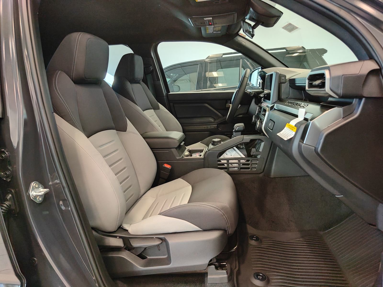 New 2025 Toyota Tacoma TRD Off-Road image 15