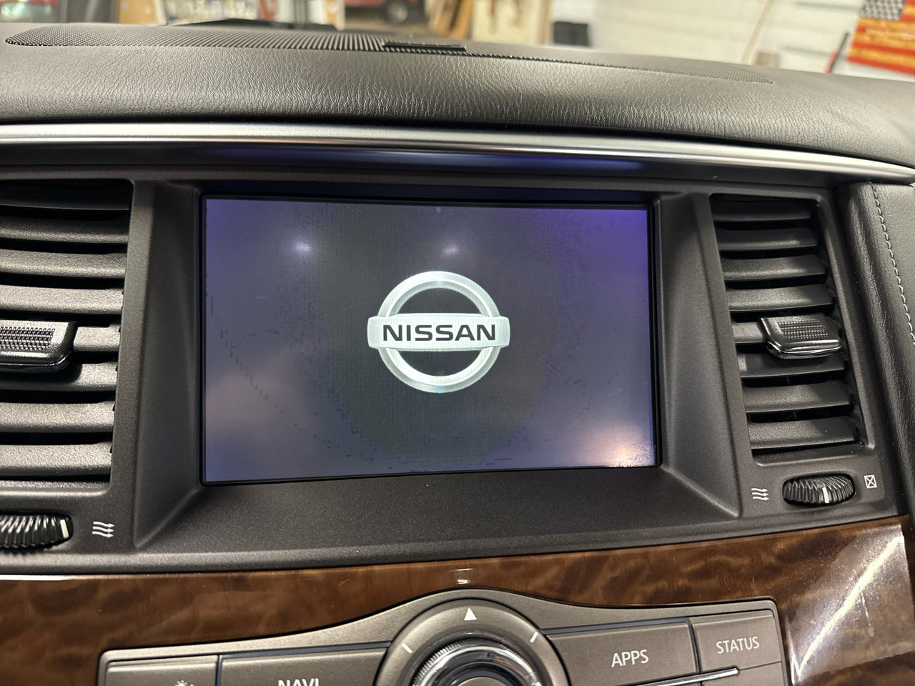 Used 2020 Nissan Armada SL image 19