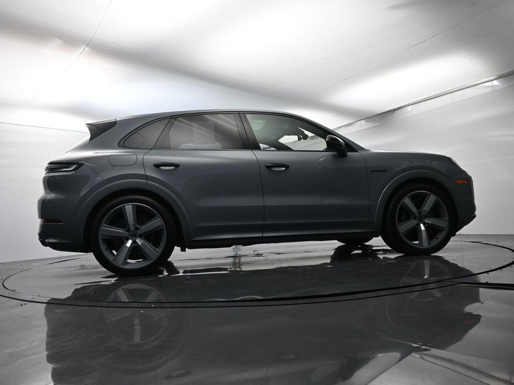 Used 2025 Porsche Cayenne Turbo image 57