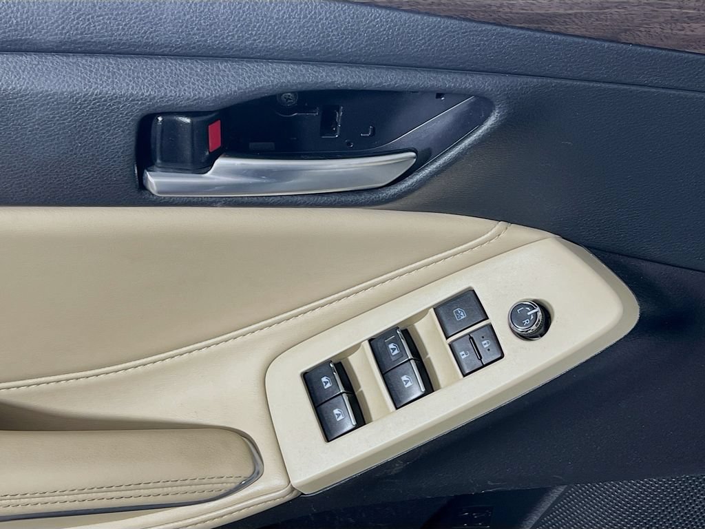 Certified 2021 Toyota Avalon XLE FWD image 16