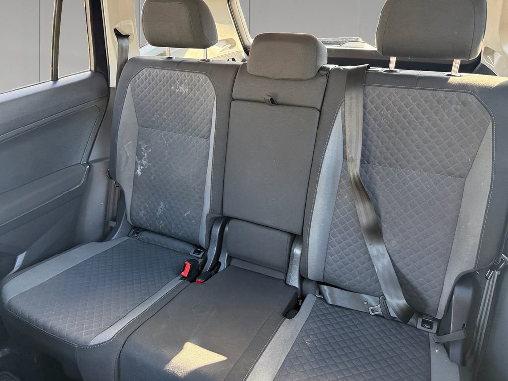 Used 2018 Volkswagen Tiguan S image 16
