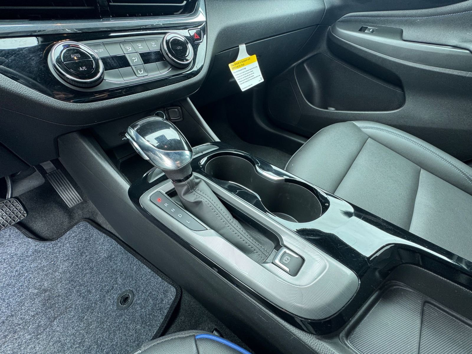 Used 2025 Buick Envista Sport Touring image 39
