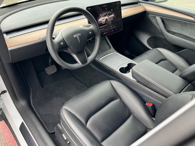 Used 2025 Tesla Model Y Long Range AWD/4WD image 13
