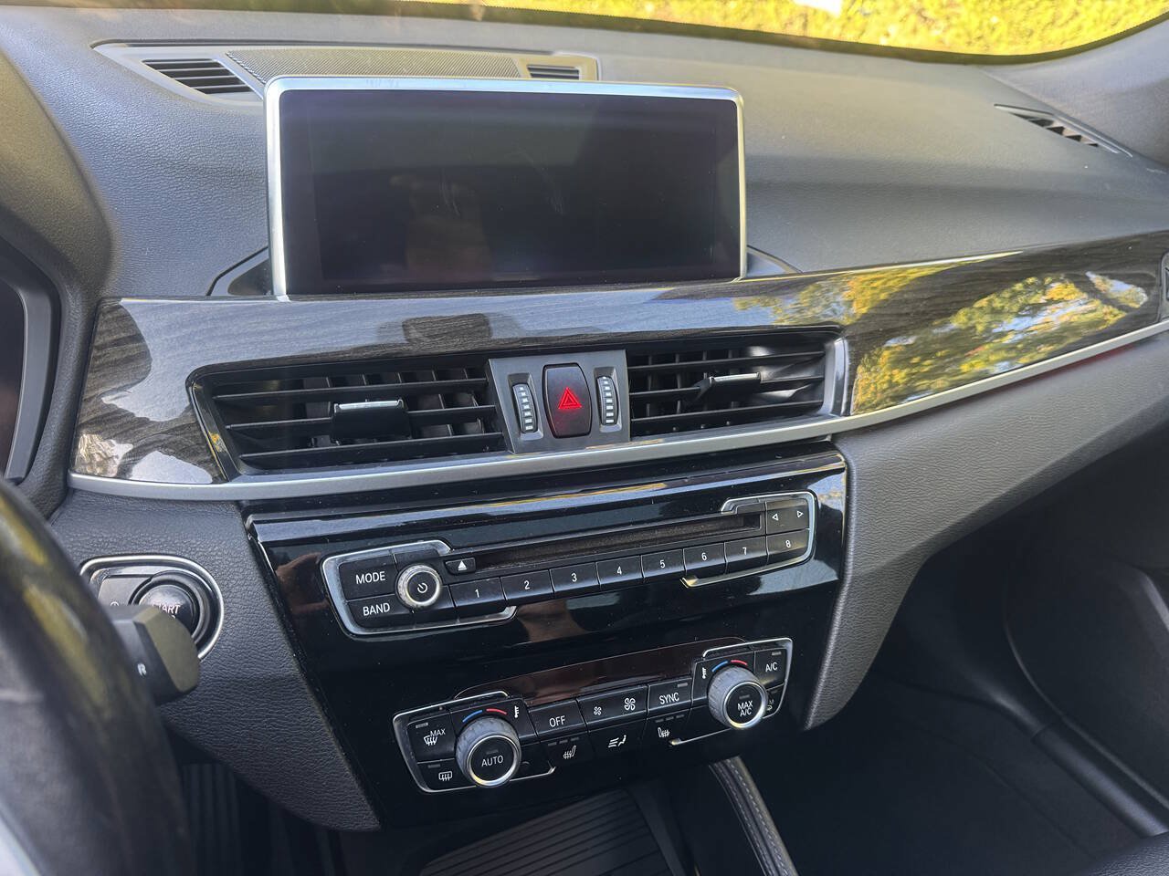 Used 2018 BMW X1 xDrive28i AWD/4WD image 16
