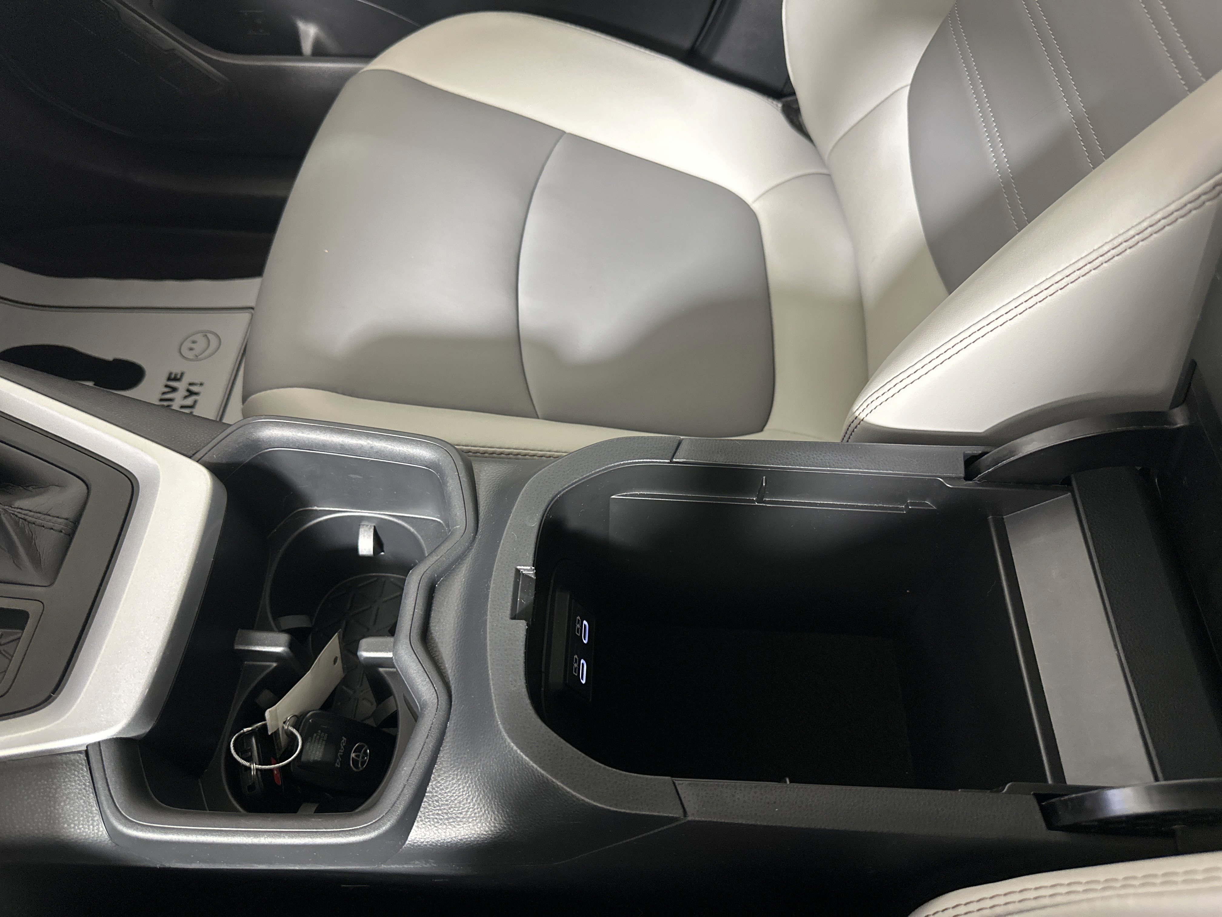 Used 2024 Toyota RAV4 XLE Premium w/ Weather Package image 20