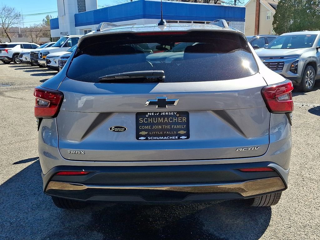 Used 2024 Chevrolet Trax ACTIV w/ Sunroof Package image 7
