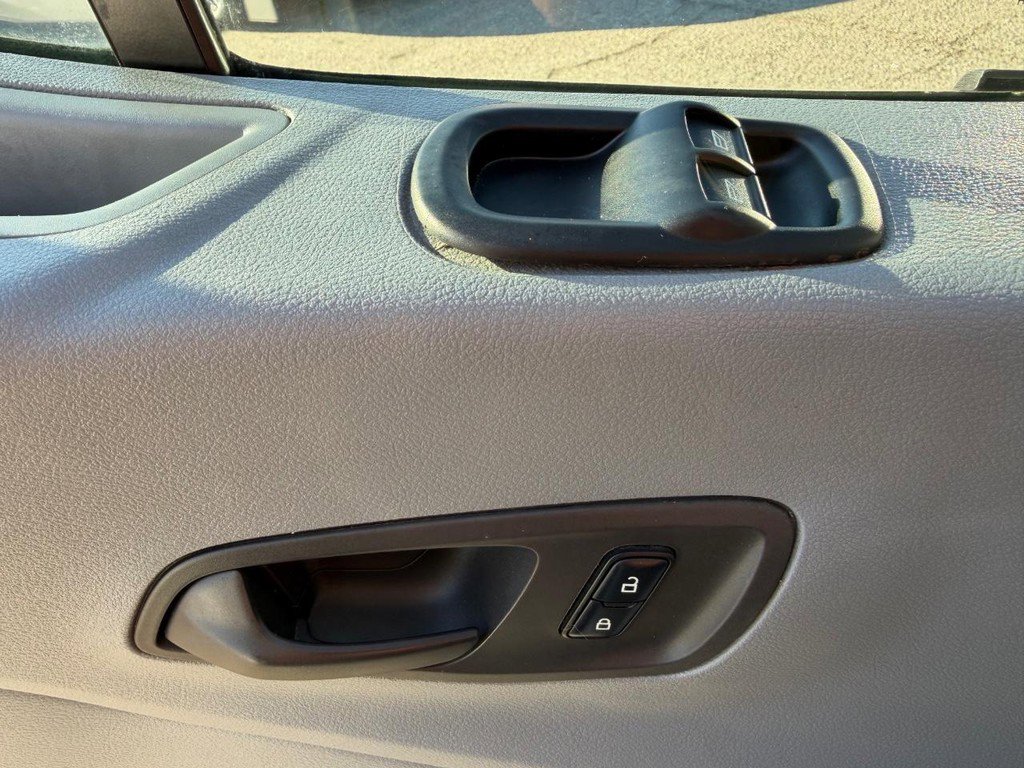 Used 2017 Ford Transit 350 XL image 31