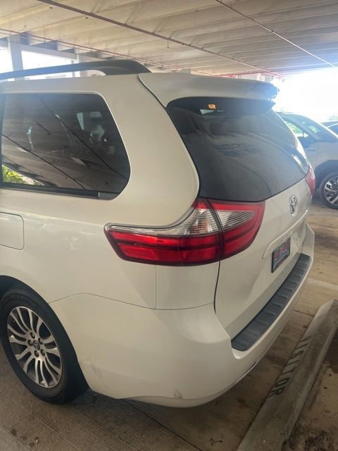 Used 2020 Toyota Sienna XLE image 9