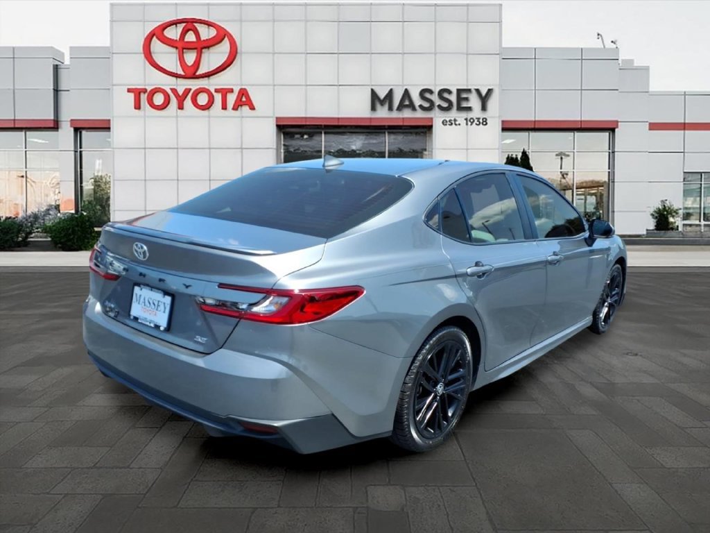 Used 2025 Toyota Camry SE FWD image 4