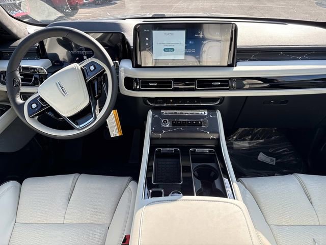 New 2025 Lincoln Aviator Black Label w/ Jet Appearance Package AWD/4WD image 16
