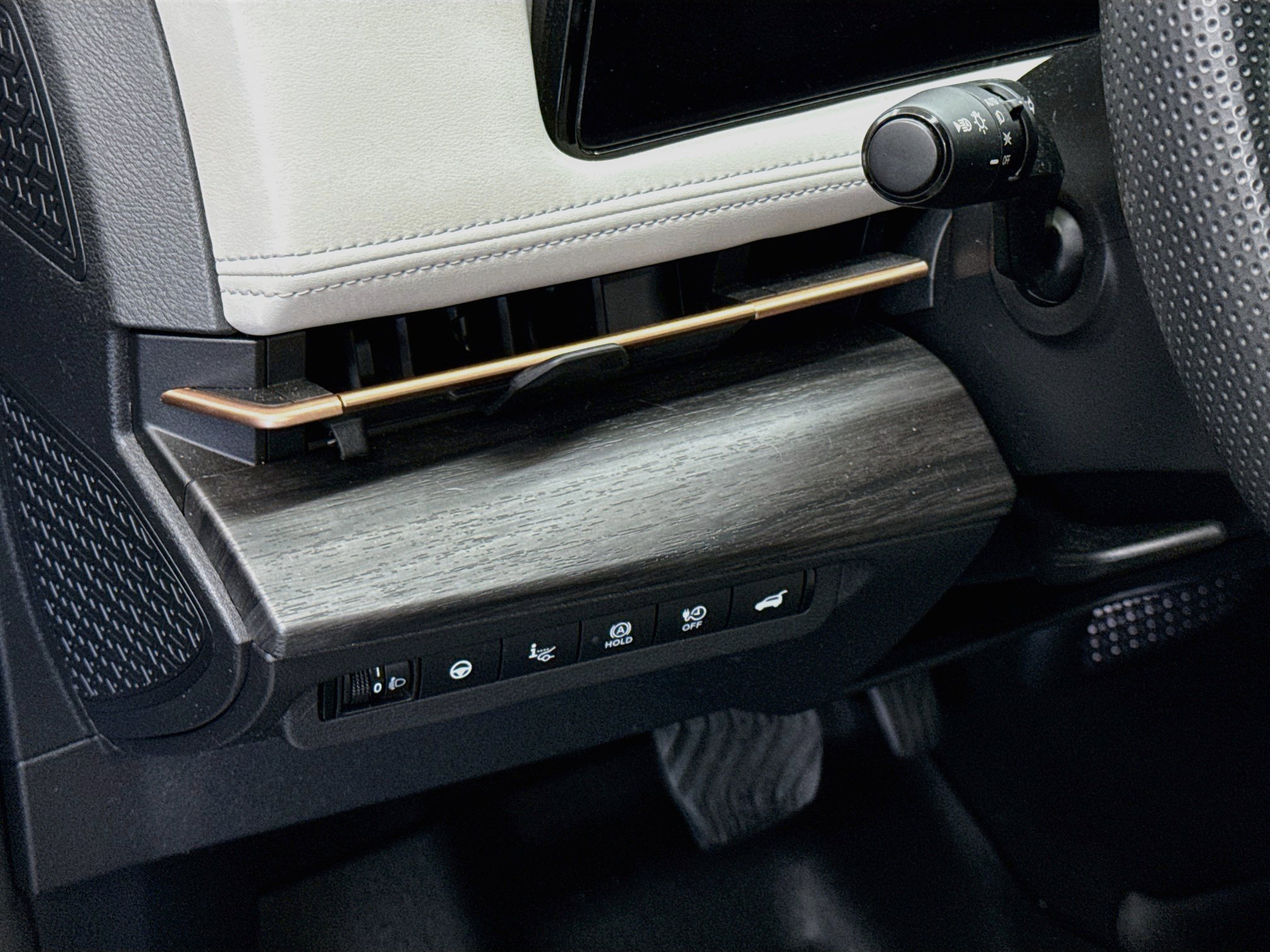Used 2023 Nissan Ariya FWD image 17