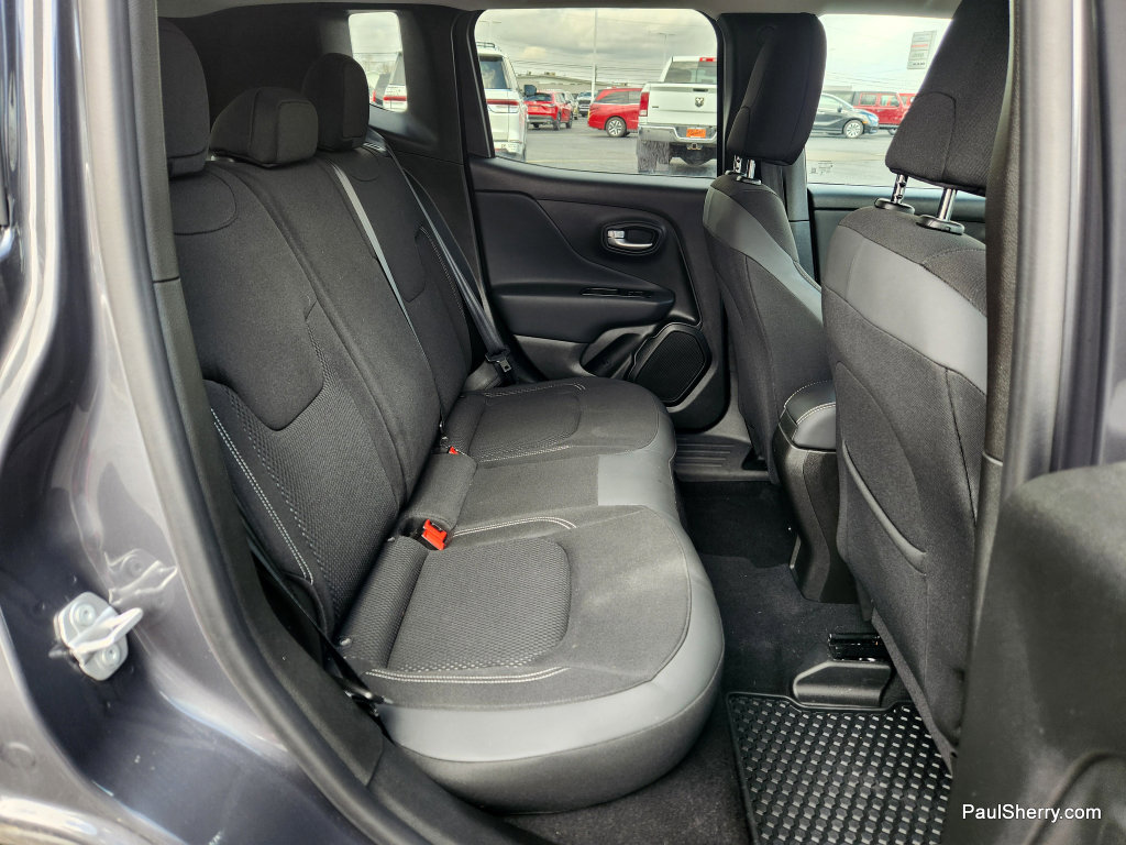 Used 2023 Jeep Renegade Latitude w/ Premium Group AWD/4WD image 40