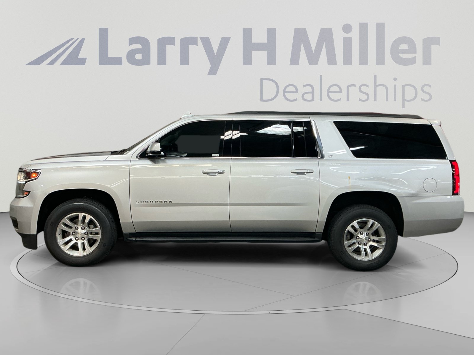 Used 2020 Chevrolet Suburban LT AWD/4WD image 2