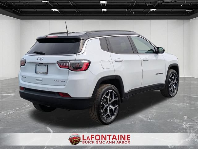 Used 2025 Jeep Compass Limited AWD/4WD image 5