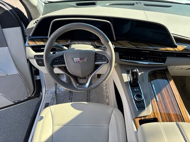 Used 2022 Cadillac Escalade Sport Platinum w/ LPO, ONYX Package AWD/4WD image 24
