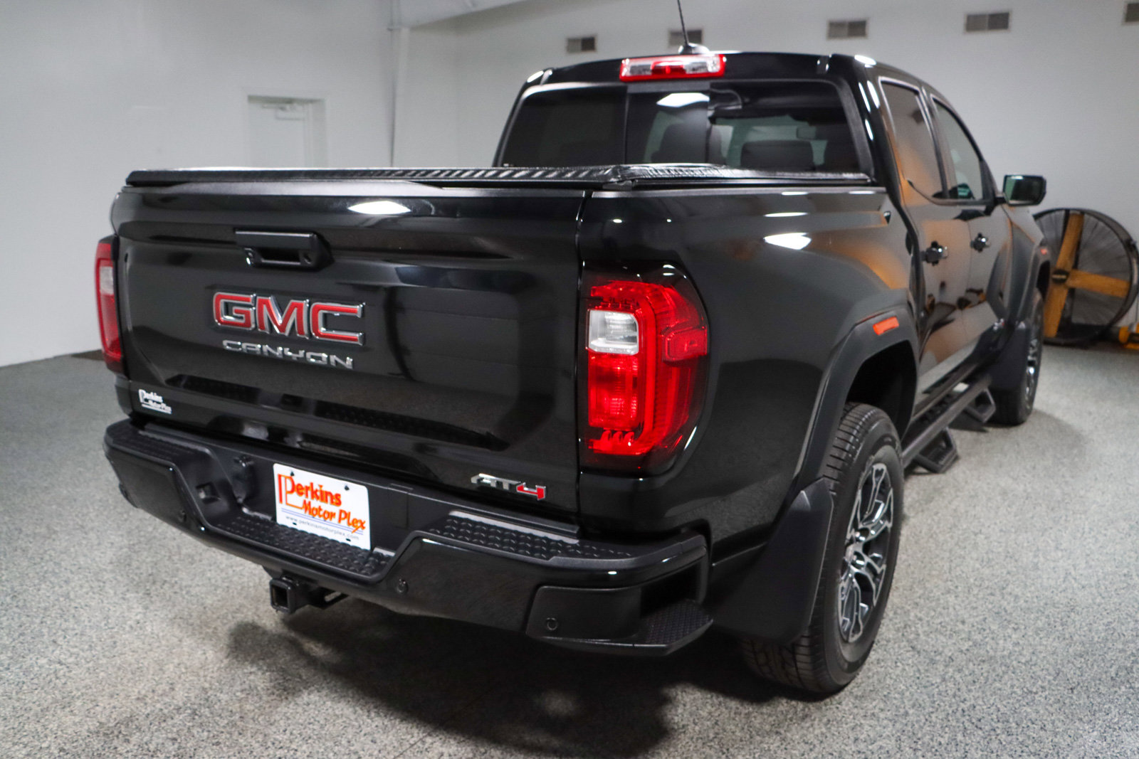 Used 2023 GMC Canyon AT4 w/ AT4 Premium Package image 7