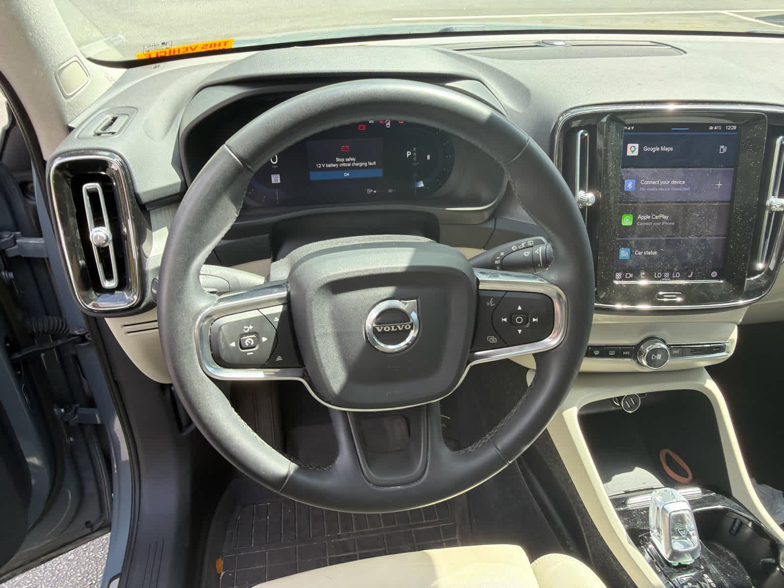 Certified 2023 Volvo XC40 B5 Plus w/ Protection Package Premier image 28