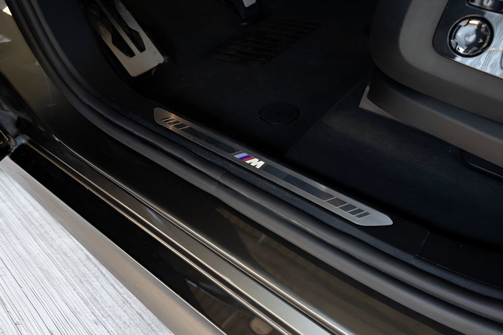 Used 2022 BMW X5 xDrive40i w/ M Sport Package AWD/4WD image 47