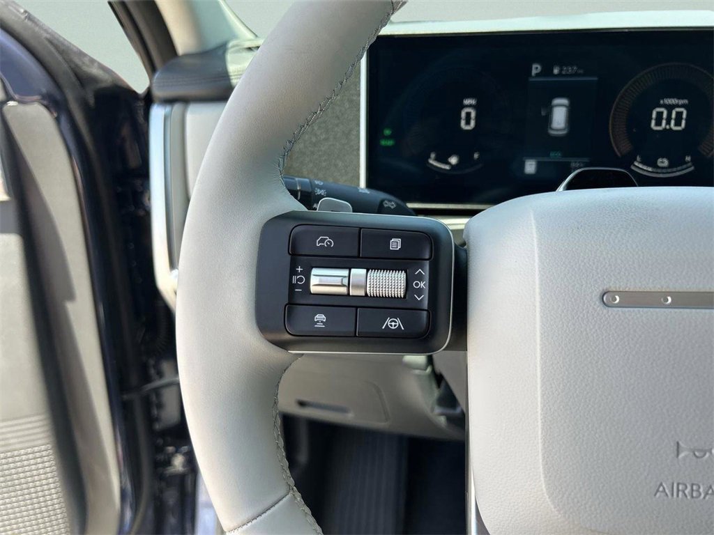 Used 2025 Hyundai Santa Fe SEL image 27