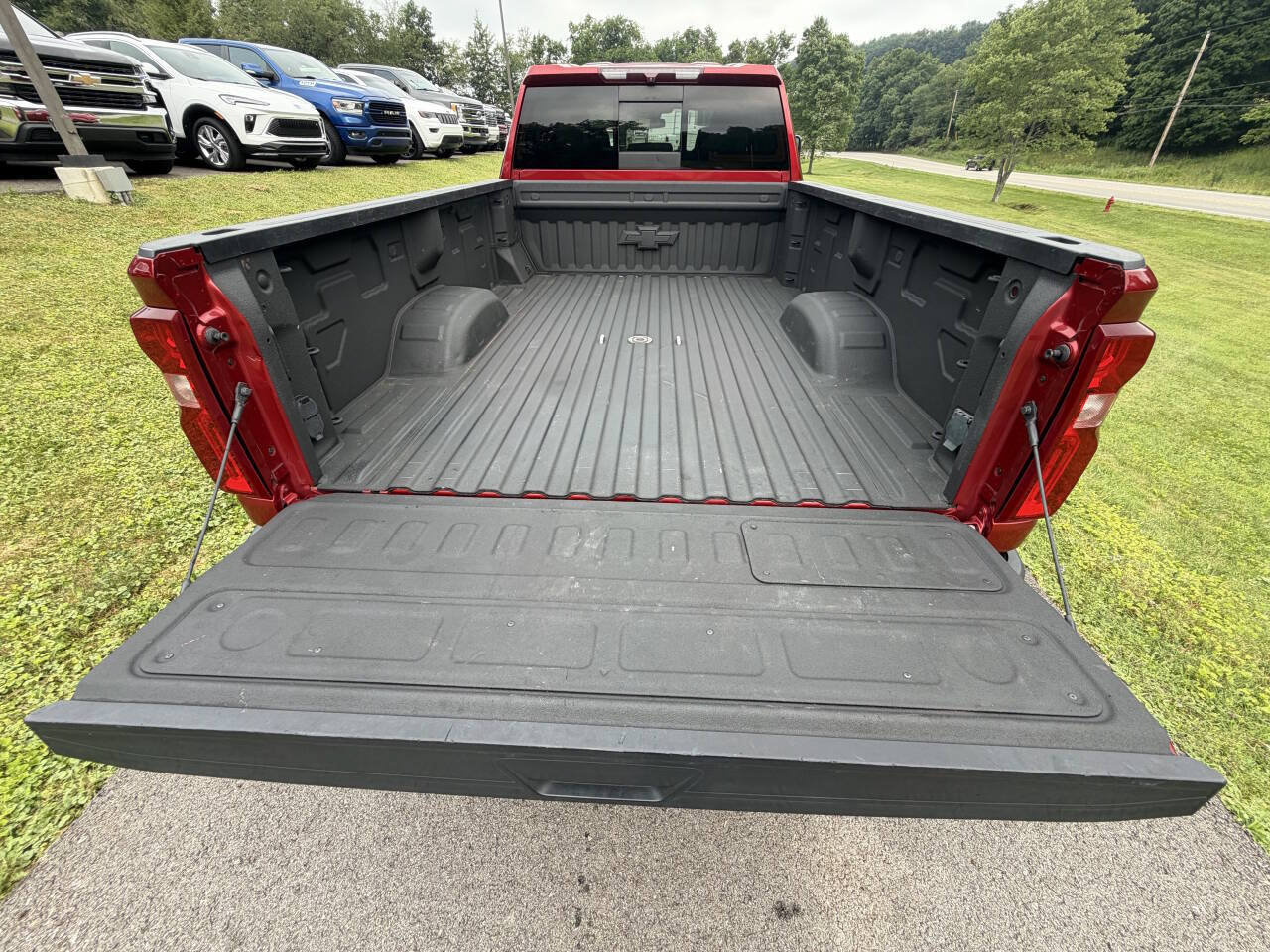Used 2021 Chevrolet Silverado 3500 LTZ w/ LTZ Convenience Package AWD/4WD image 9