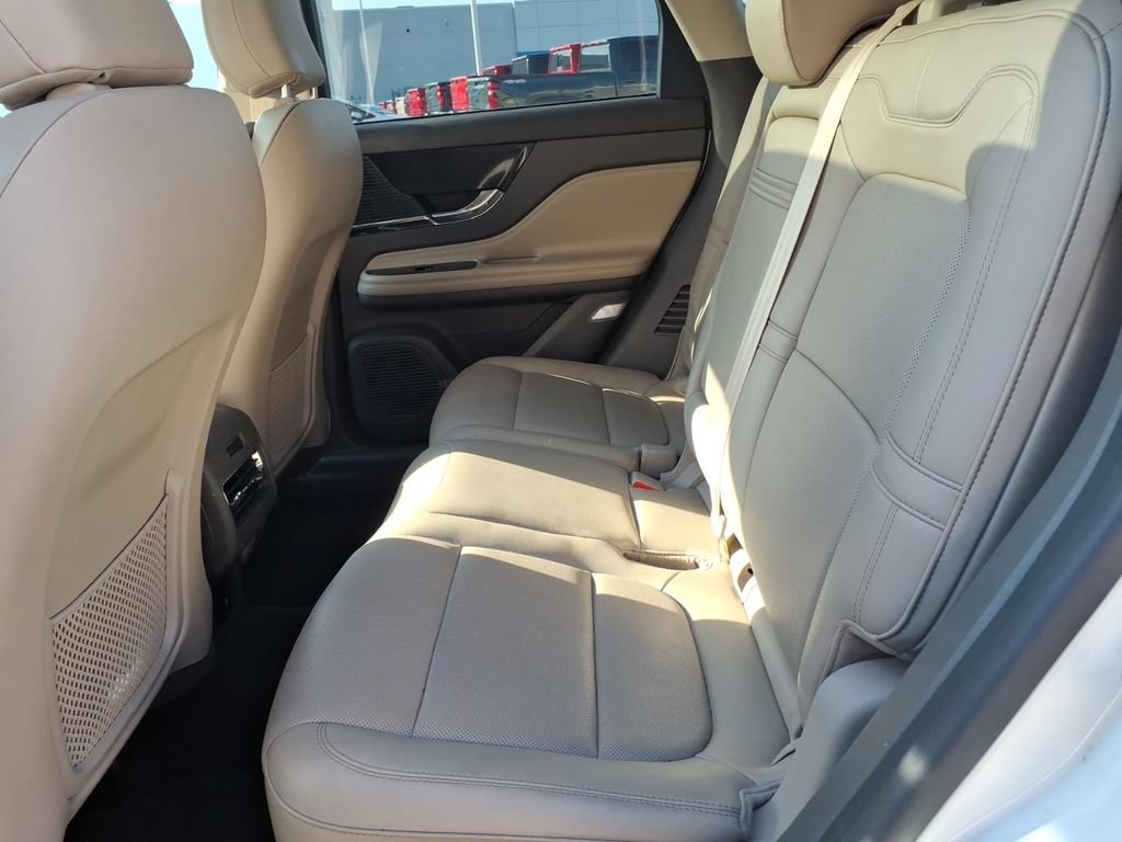 Used 2022 Lincoln Corsair AWD w/ Premium Package image 14