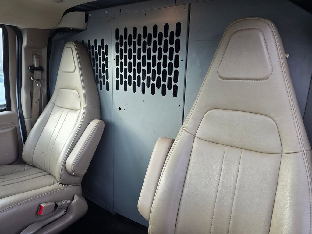 Used 2023 GMC Savana 3500 w/ Driver Convenience Package image 23