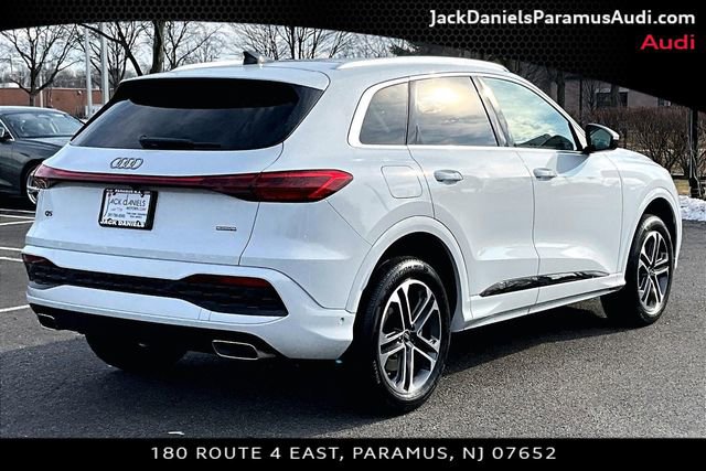 Used 2025 Audi Q5 Premium Plus w/ Premium Plus image 2