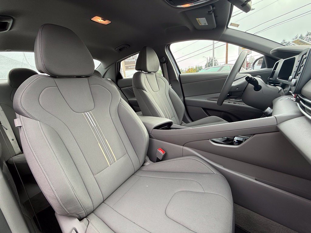 Certified 2026 Hyundai Elantra Hybrid FWD image 21