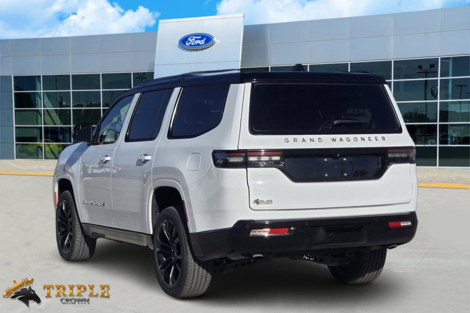 Used 2024 Jeep Grand Wagoneer Series II w/ Quick Order Packagew 28T image 4