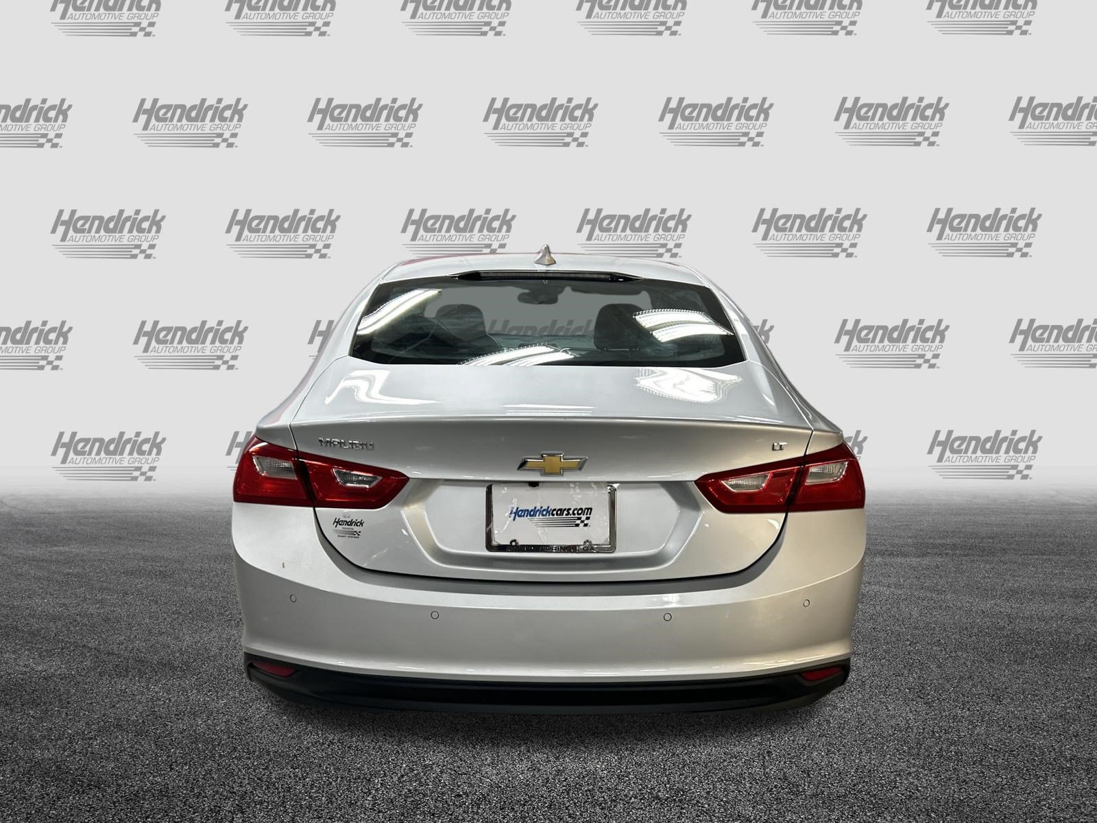 Used 2017 Chevrolet Malibu LT w/ Leather Package FWD image 9