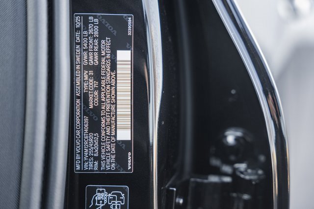 New 2026 Volvo XC60 B5 Plus w/ Protection Package Premier image 40