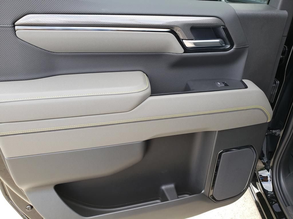New 2026 Chevrolet Silverado 1500 ZR2 AWD/4WD image 17