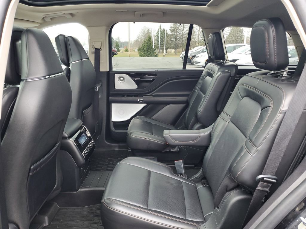 Used 2022 Lincoln Aviator Reserve w/ Equipment Group 201A image 31