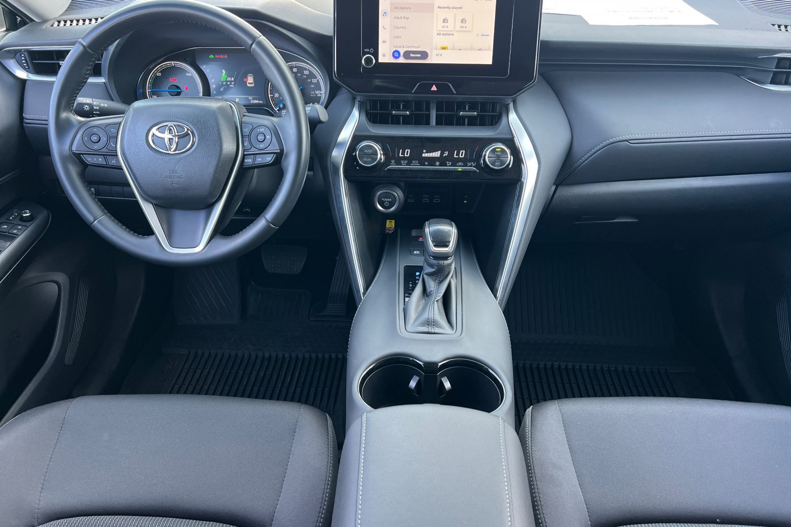Certified 2024 Toyota Venza LE AWD/4WD image 13