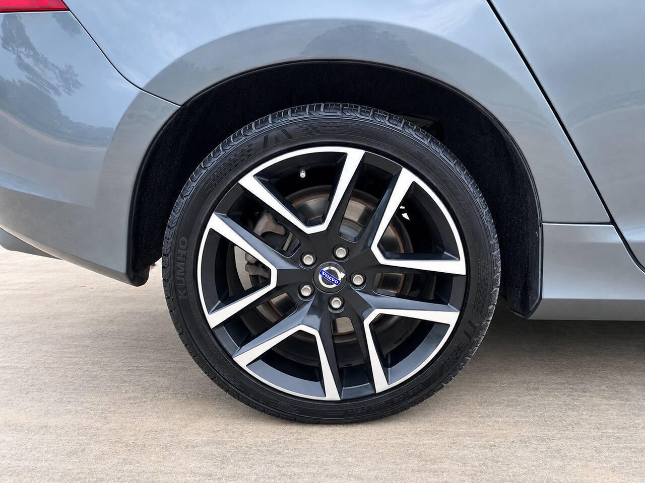 Used 2017 Volvo S60 T5 Dynamic FWD image 9