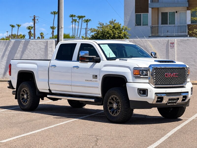 Used 2017 GMC Sierra 2500 Denali w/ Duramax Plus Package AWD/4WD image 2