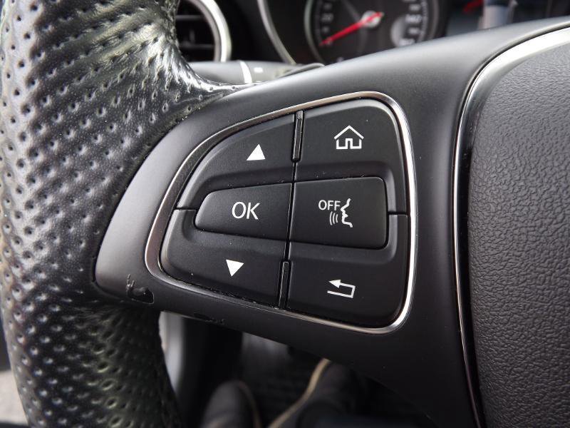 Used 2019 Mercedes-Benz GLC 300 300 4MATIC image 17